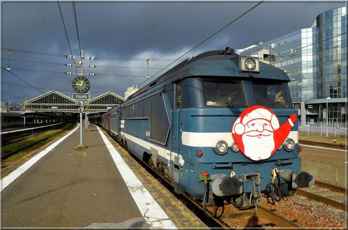 Train du Père Noel – Tours, 14 décembre 2019 Train du Père Noel - Tours, 14 décembre 2019